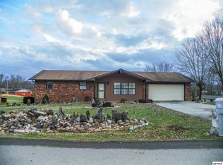 801 Live Oak Ln, Sevierville, TN 37862