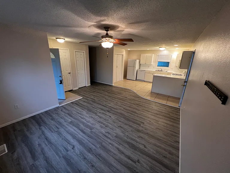 515 Valley View Dr — Photo 8