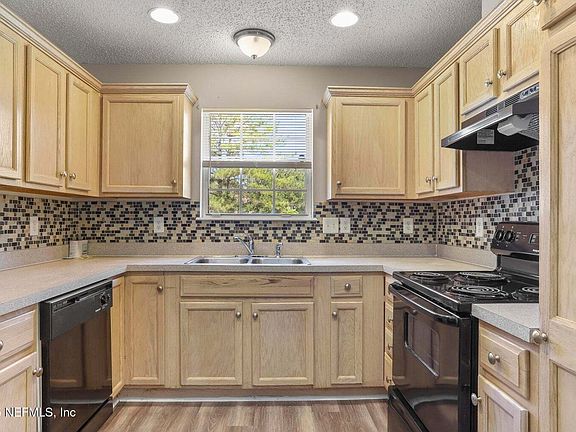 5th image of 3924 Victoria Landing Dr S