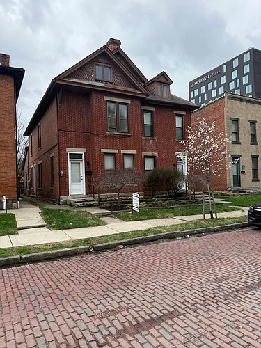 43 1/2 E Russell St Photo 1