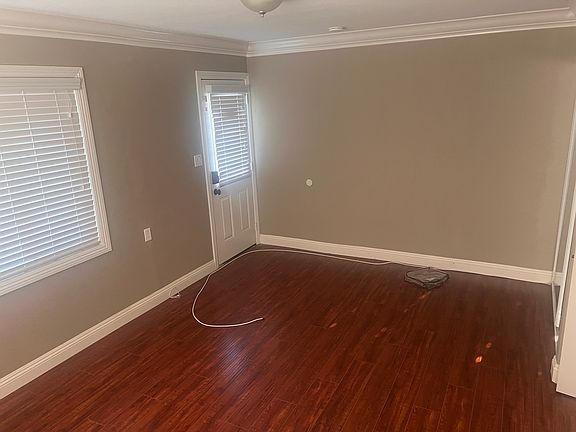 4th image of 2113 W Hiawatha Ave