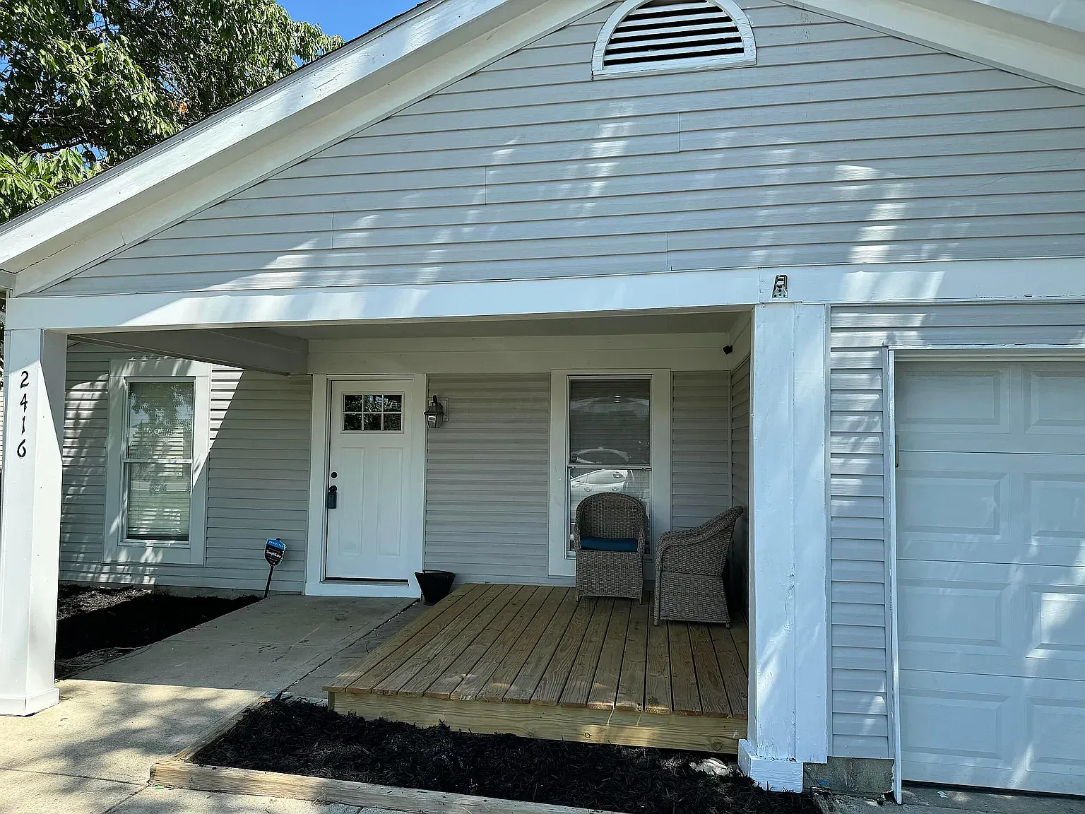 2 bed, 1041 sqft, $1,600 — Photo 2