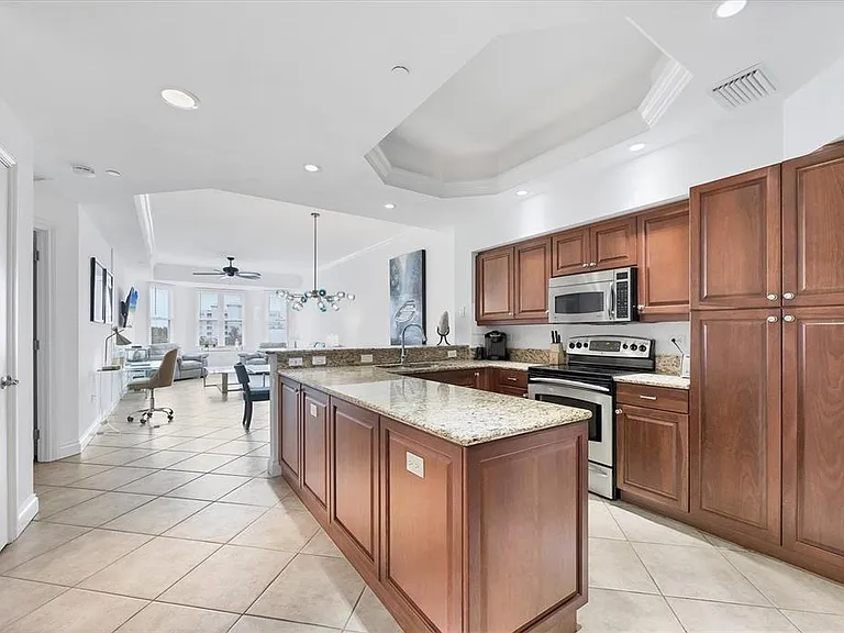 8111 Lakewood Main St #304 — Photo 15