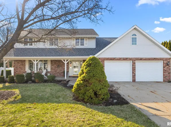 121 Woodcrest Ave, Morton, IL 61550