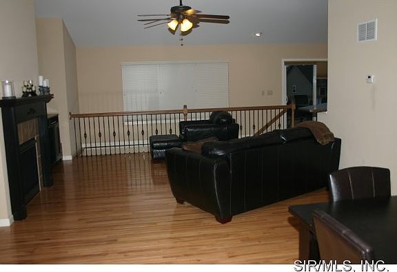 2nd image of 1865 Robins Mill Ct