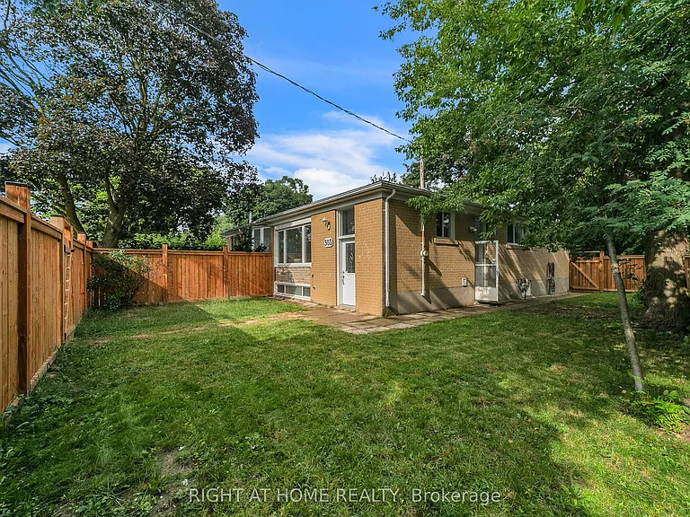 303 Blue Grass Blvd — Photo 2