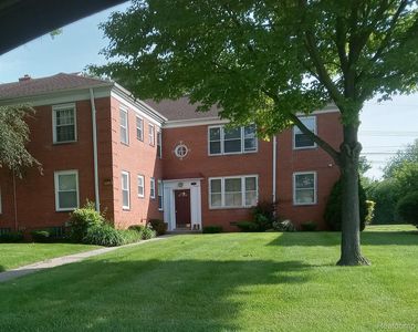 21301 E Kingsville St N #208, Harper Woods, MI, 48225