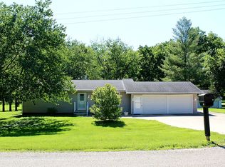 208 N Laurel St, Elmwood, IL 61529