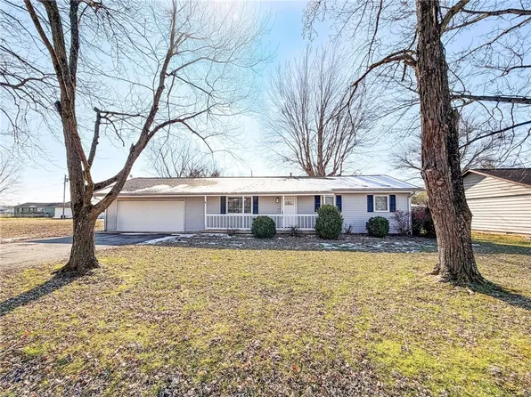 107 Linden St, Marshall, IL 62441