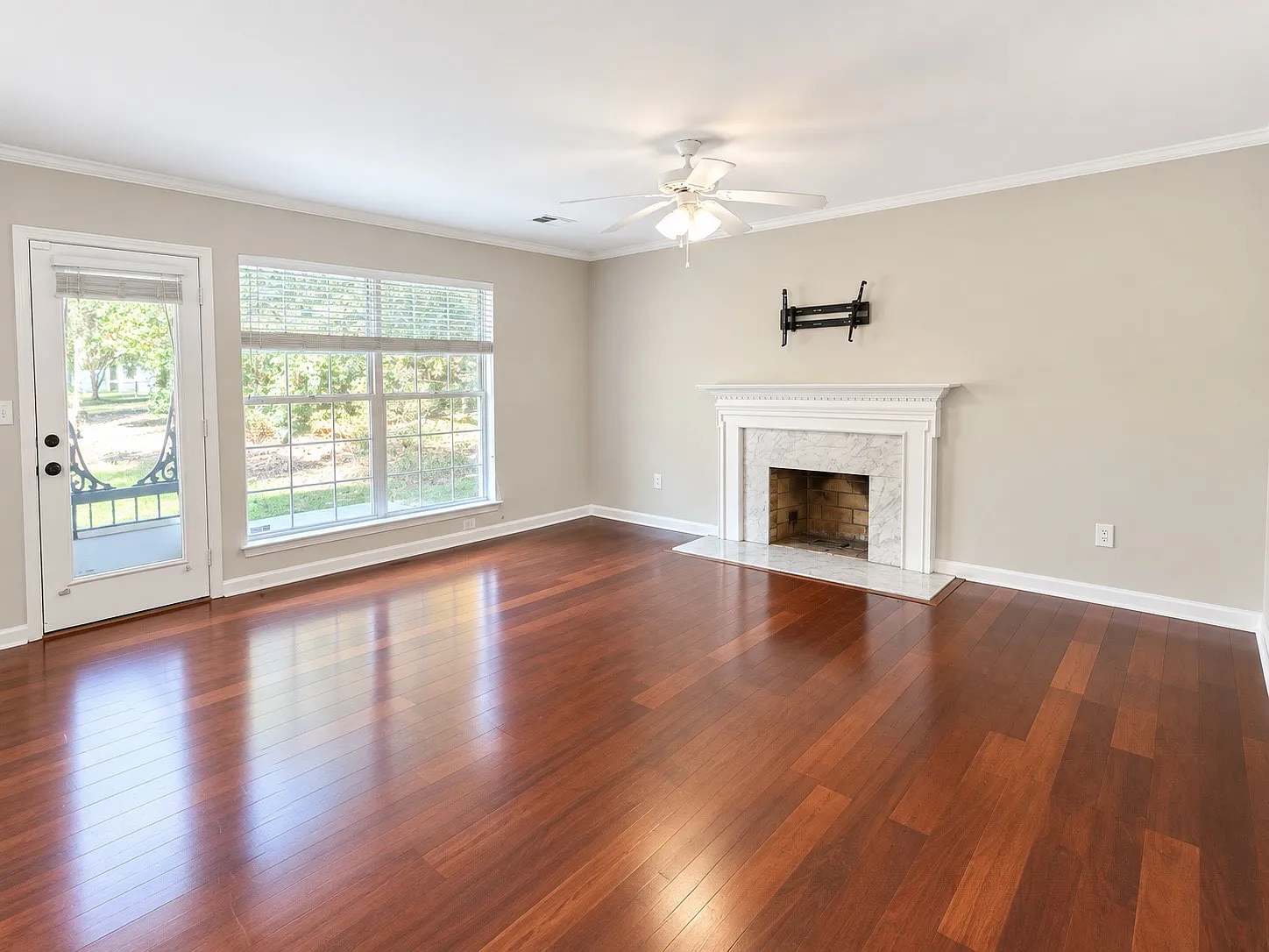 3 bed, 2.5 bath, 2195 sqft, $2,400 — Photo 4