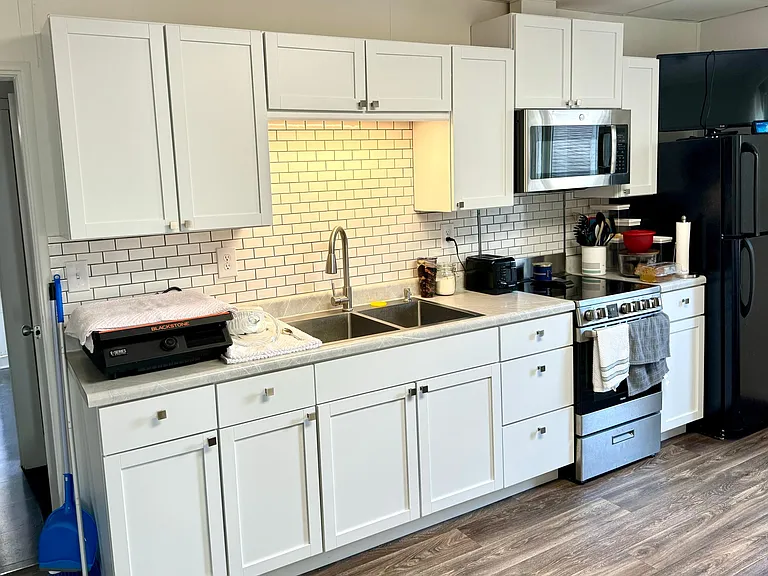 114 E Somers St #1/2 — Photo 10