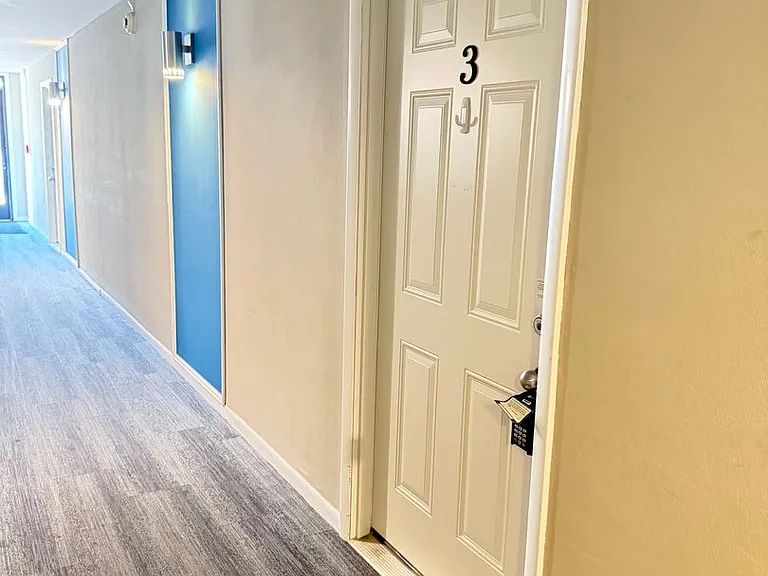Executive House Apartments — Photo 48