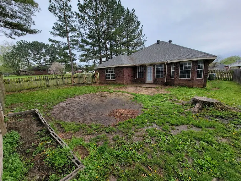 902 S Liberty Dr — Photo 16