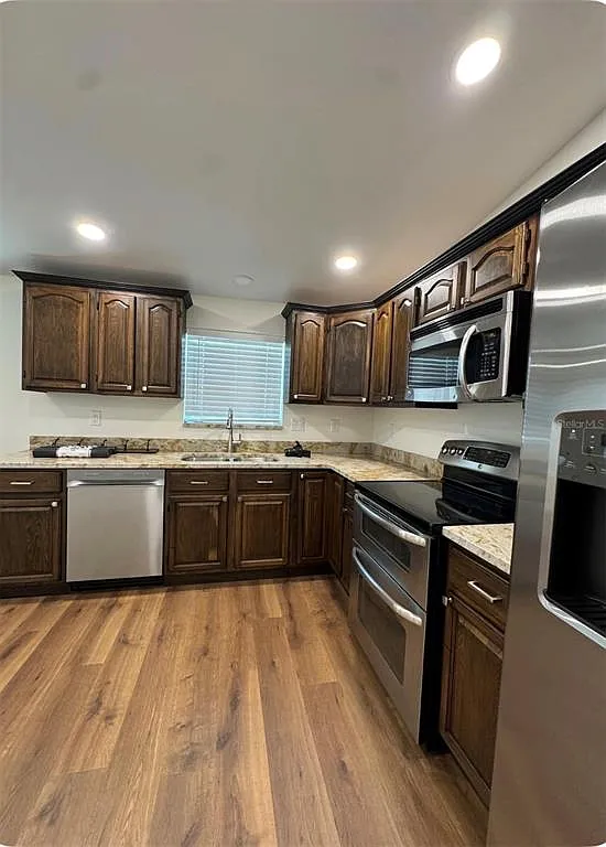 2 bed, 1.0 bath, 1080 sqft, $2,300 — Photo 2