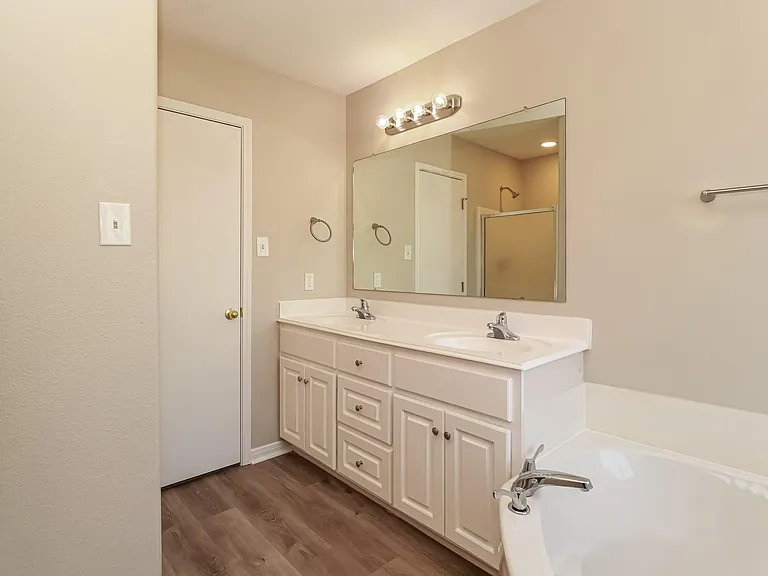 16360 Hidden River Ct — Photo 11