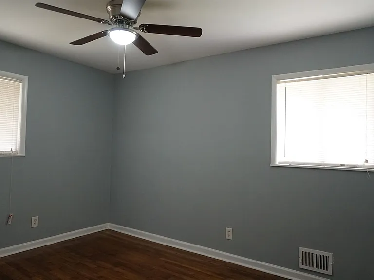 504 Pinecrest Dr — Photo 16