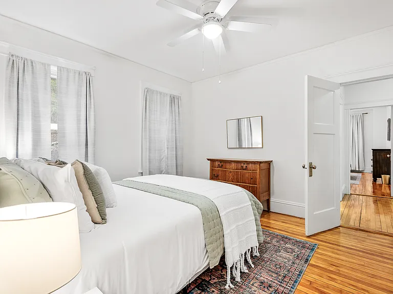 Ivanhoe Rd — Photo 15