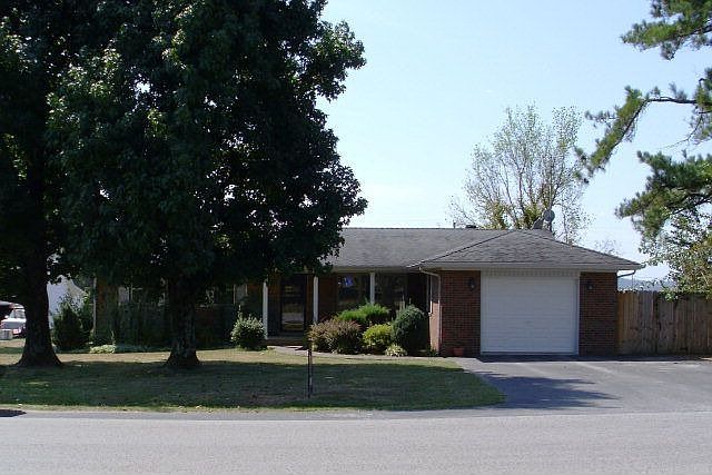 1st image of 235 Clearview Dr