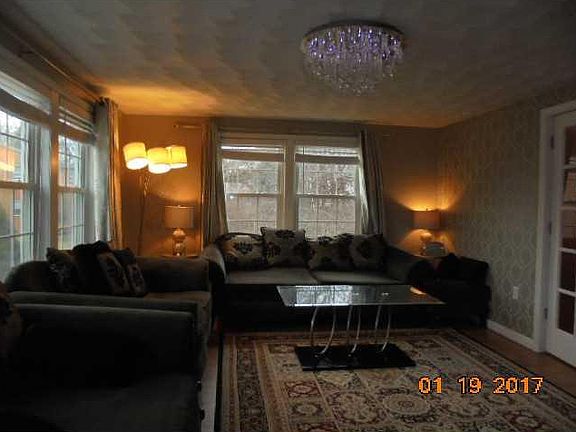 2nd image of 8 Bourne Ave