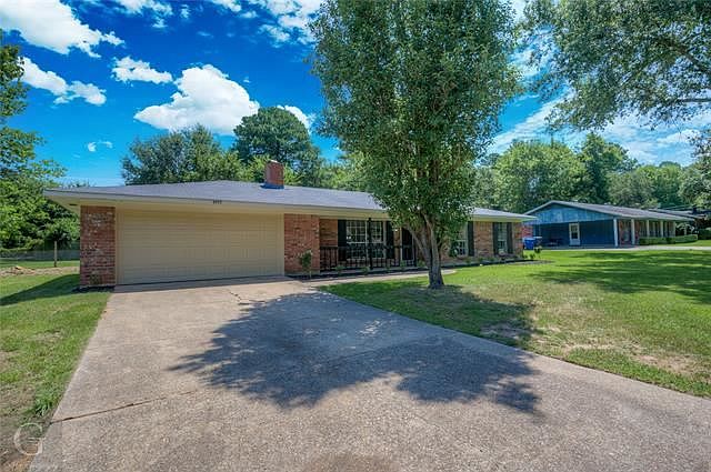 1st image of 8475 Parkdale Dr
