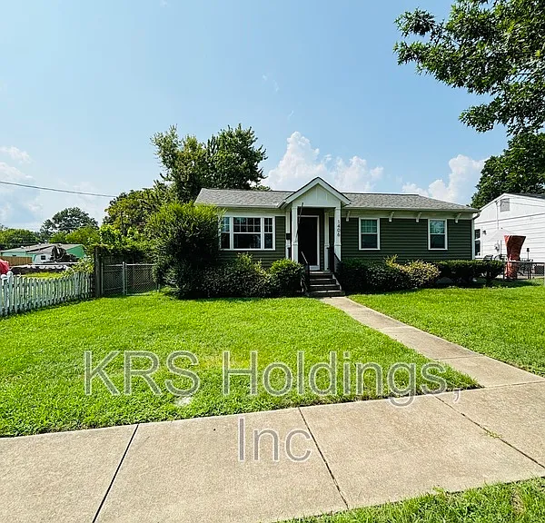 1406 N 32nd St — Photo 2