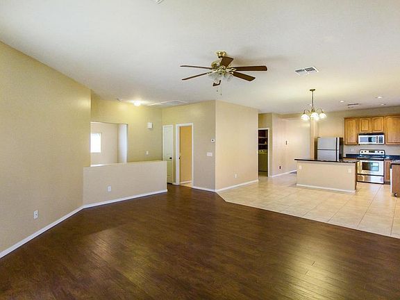 4th image of 1786 N Parkside Ln