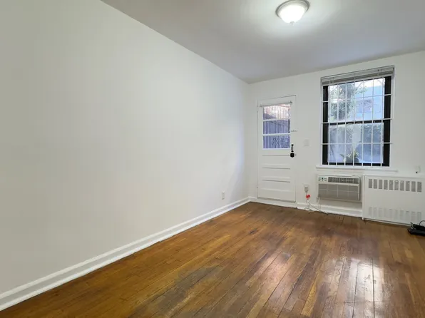 319 West 22nd Street image 1 of 10