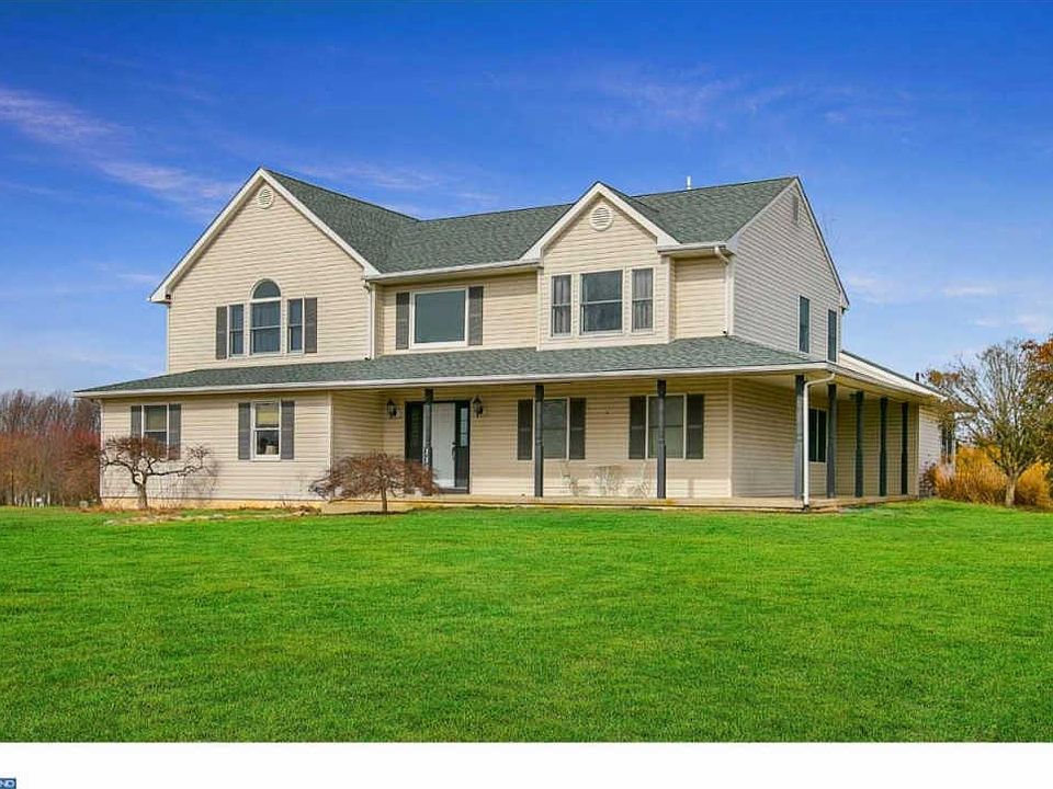 1st image of 115 Saddle Ct