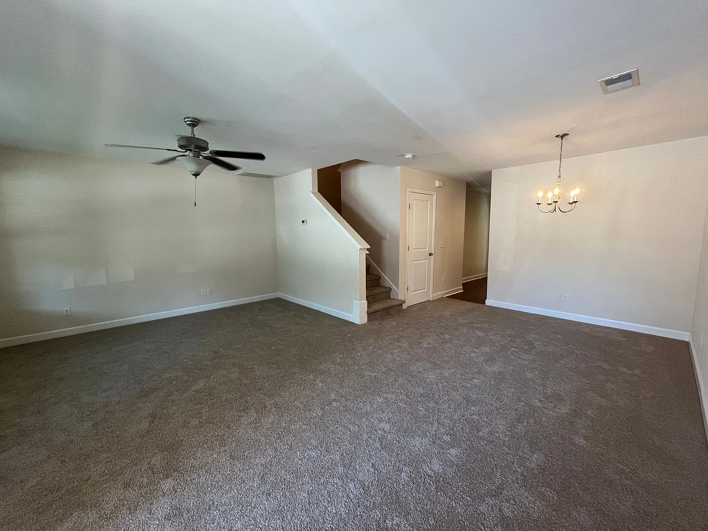 3 Bedroom, 2.5 Bath Townhome — Photo 4