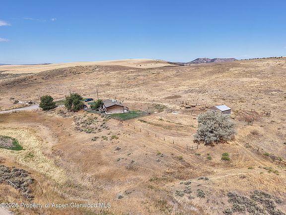 4th image of 875 Johnson Rd