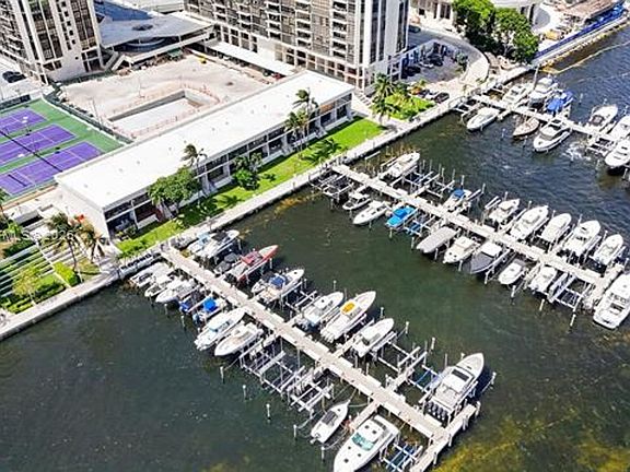 2nd image of 1915 Brickell Ave #Cu-c1607