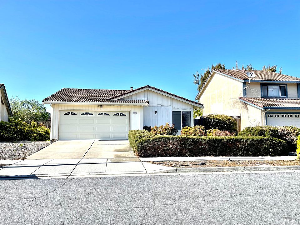 1st image of 33929 Tybalt Ct