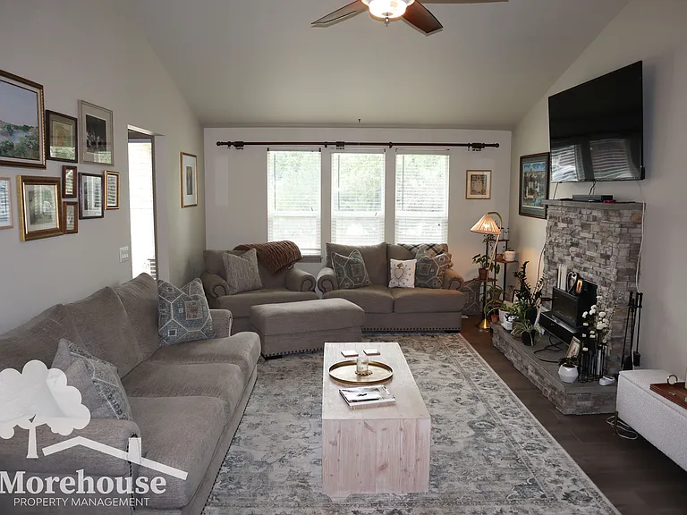 1117 S Phillippi St — Photo 7