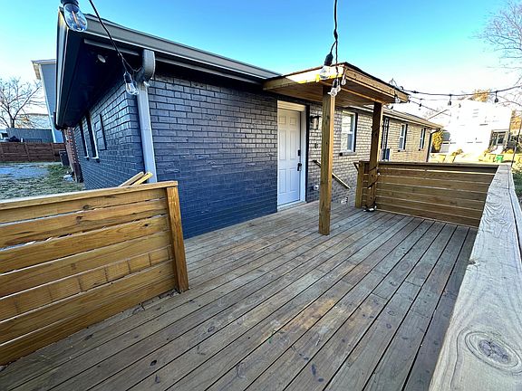 2nd image of 539B Moore Ave