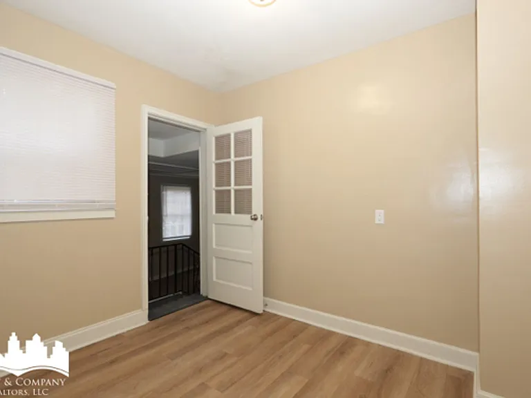 905 Parkhaven Ln — Photo 10