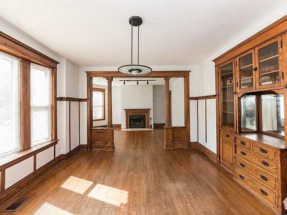 2nd image of 4008 N Southport Ave #1F