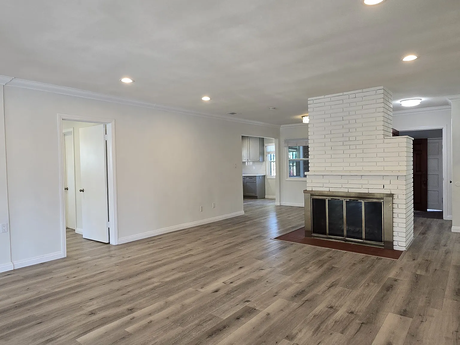 3 bed, 1229 sqft, $3,800 — Photo 3