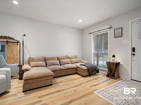 5th image of 1451 Morlee Dr W