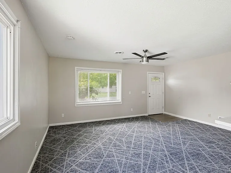 113 Kearney Ave — Photo 6