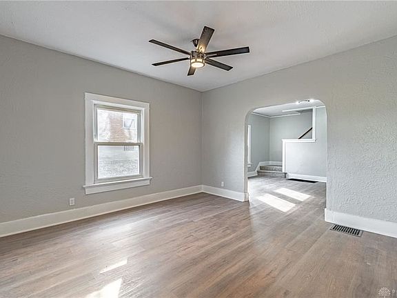 2nd image of 1524 Mayo Ave