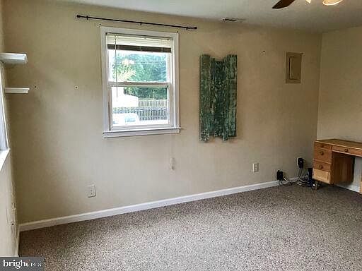 3rd image of 318 Old Post Rd