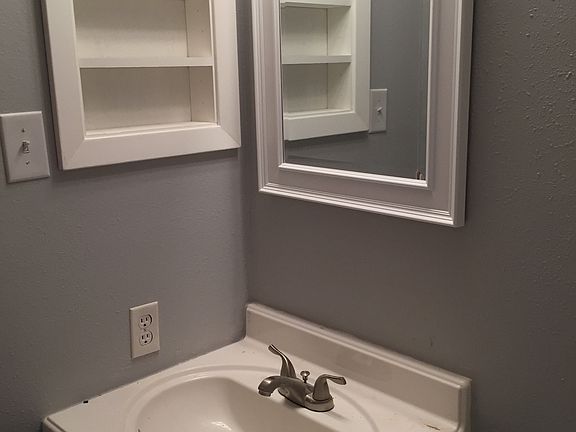 4th image of 204 Parkview Blvd