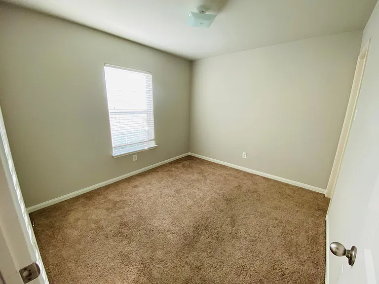 596 Ruby Ln — Photo 19