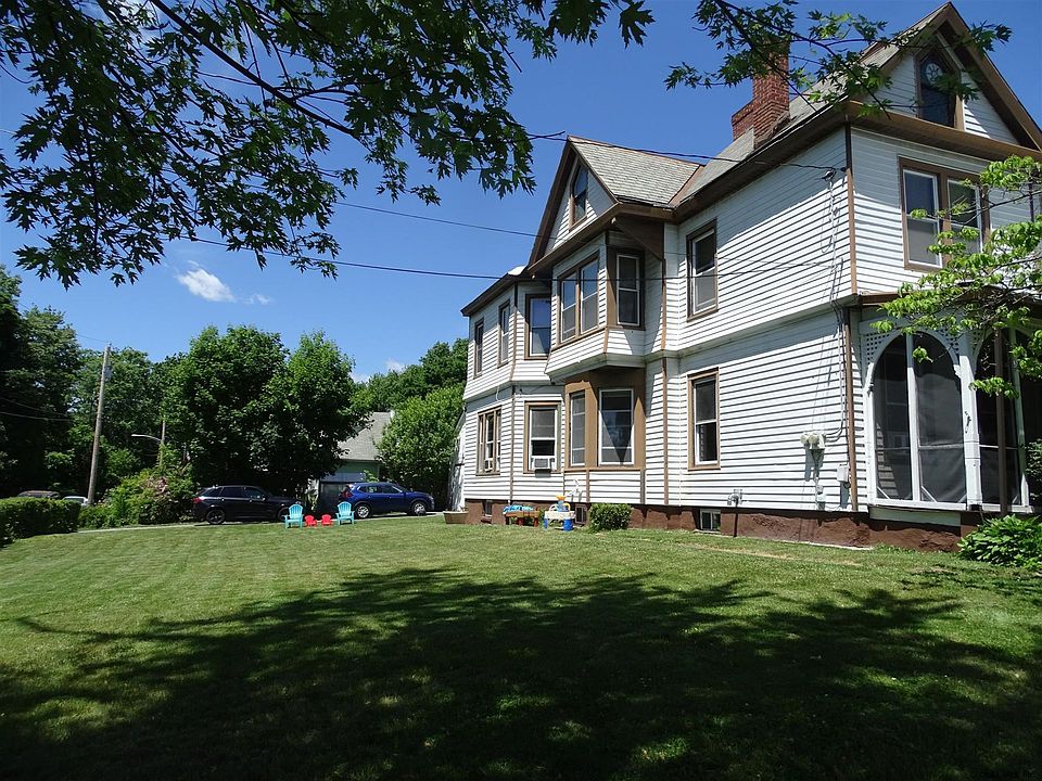 1st image of 136 Oakwood Ave