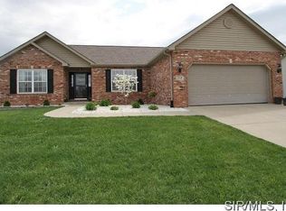 524 White Stone Ln, Smithton, IL 62285