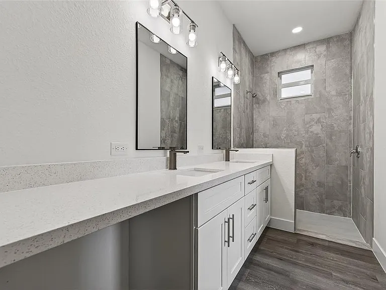 511 Sweetwater Dr — Photo 36