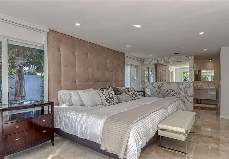1800 SE Admirals Way — Photo 27