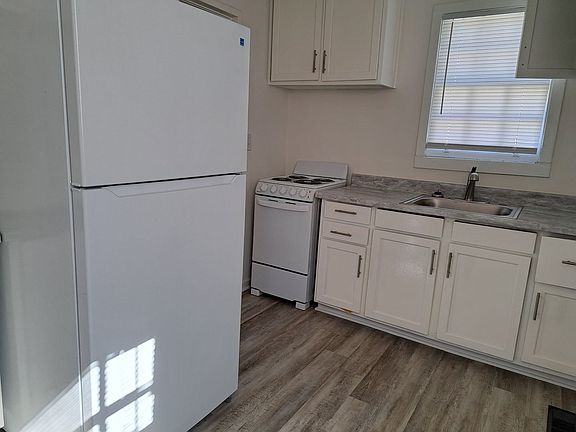 3rd image of 2918 Jackson St