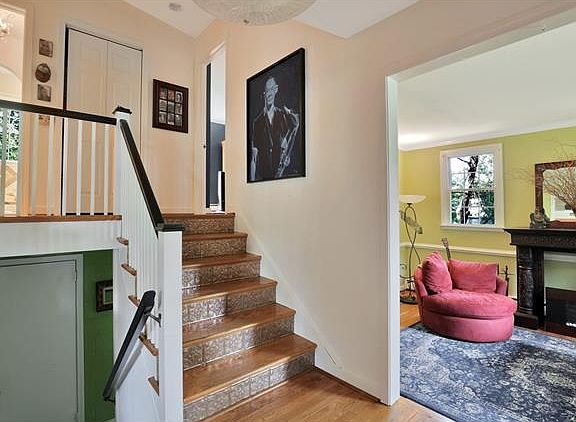 5th image of 2324 Haverford Cir