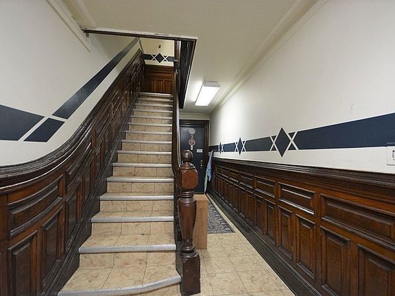 4th image of 904 President St #4D